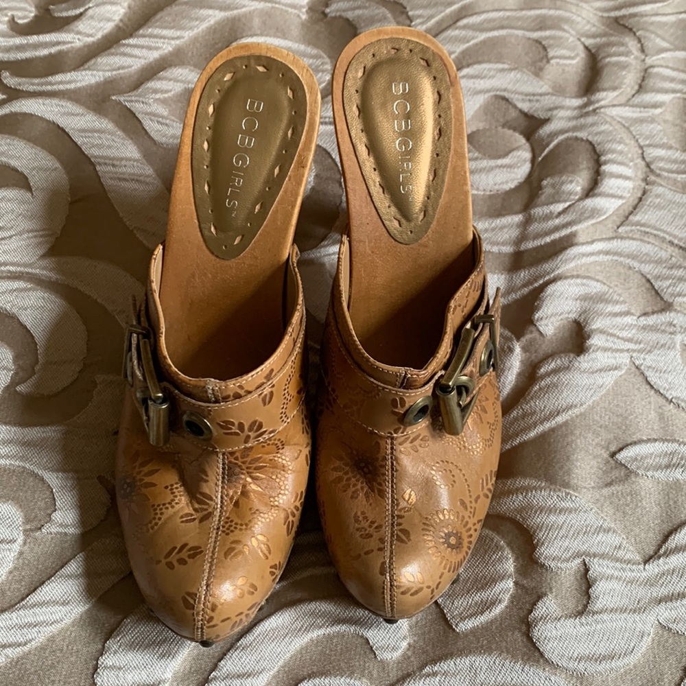 BCBG GIRLS CLOGS